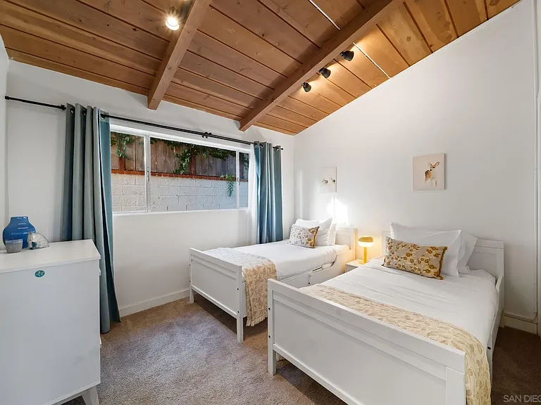 5643 Linda Rosa Ave — Photo 38