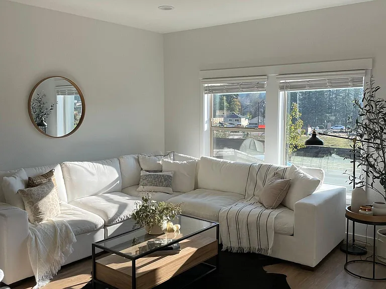 16671 SE Sunshower Pl — Photo 1