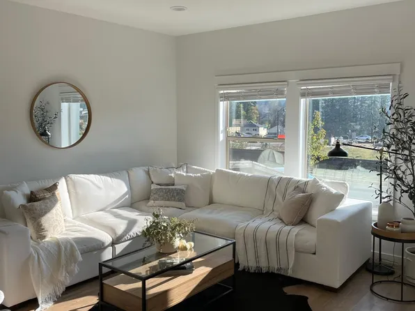 16671 SE Sunshower Pl, Happy Valley, OR 97086