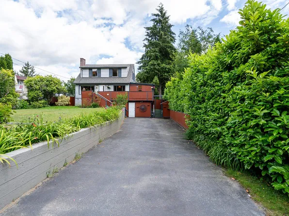 3554 Hastings St, Pt Coquitlam, BC V3B 4N4