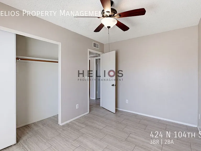 424 N 104th St — Photo 15