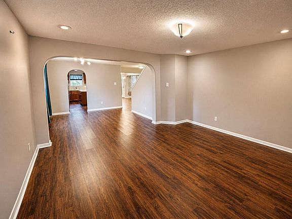 4th image of 9607 Memorial Crossing Ct