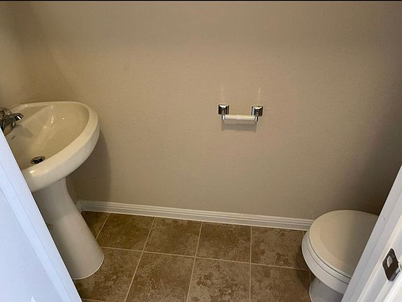 5th image of 524 Betty Ann Way