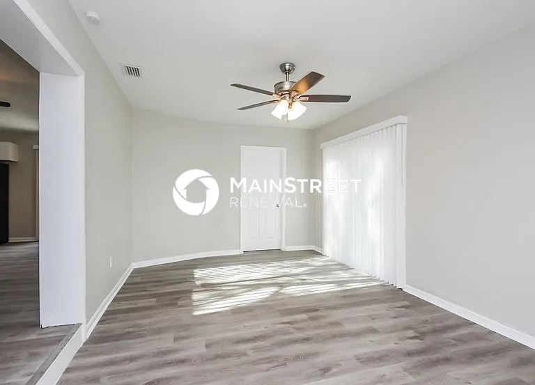 703 Malcom Rd — Photo 13