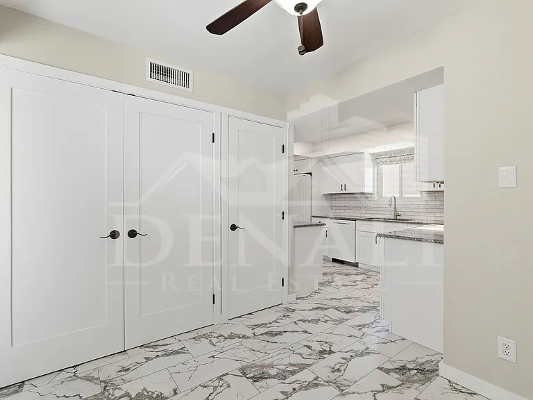 10602 E Elmhurst Dr — Photo 13