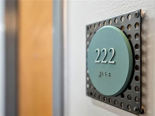 920 Poeyfarre St APT 222, New Orleans, LA 70130