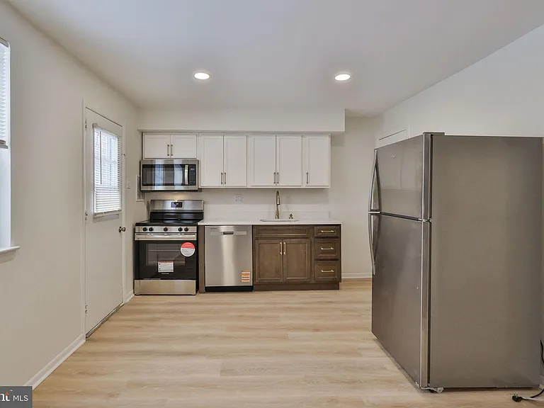 305 S Warminster Rd #B2 — Photo 38