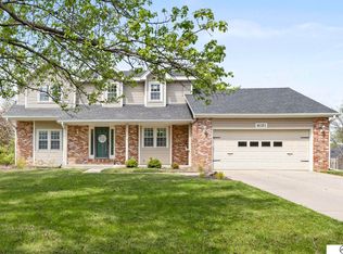 6121 Tennyson Cir, Lincoln, NE 68516