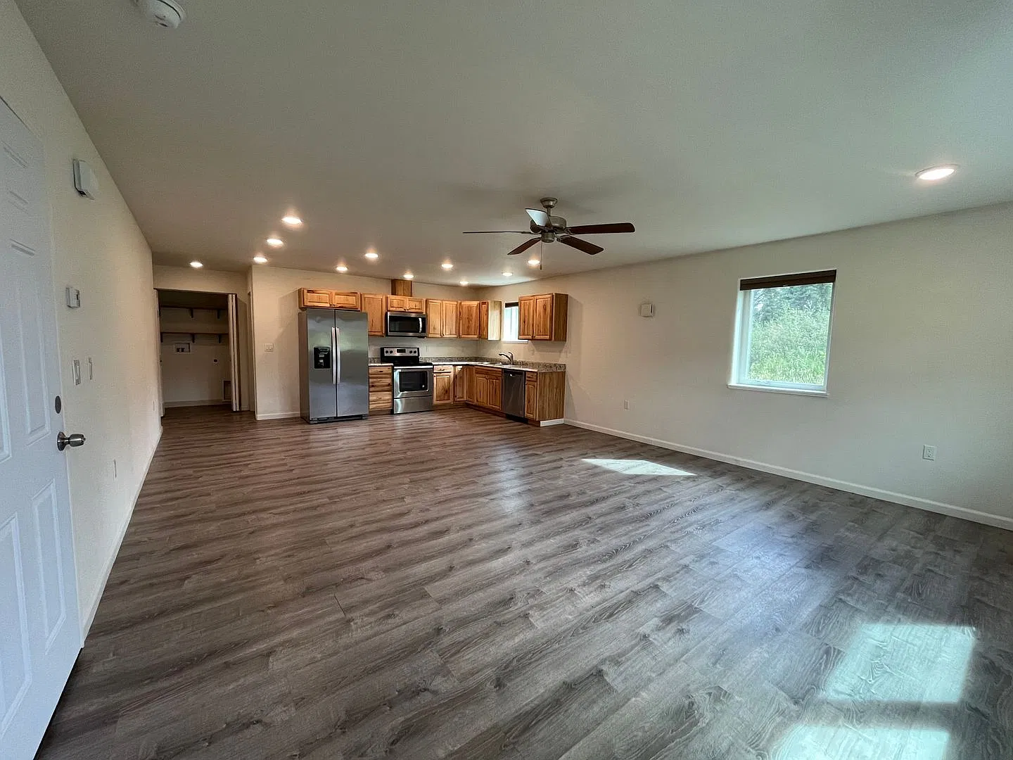 Groundsel Ave. 1245* — Photo 2