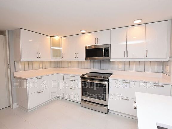 5th image of 1 Lake Hollingsworth Dr APT 1