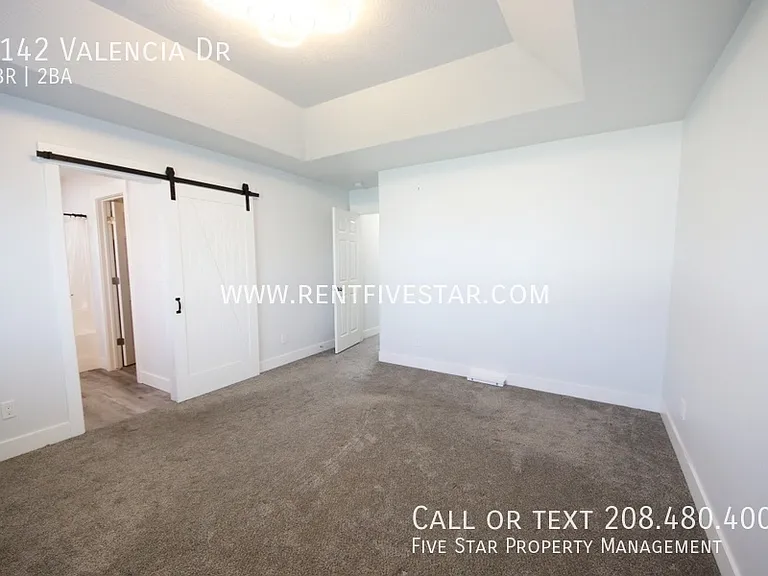 1142 Valencia Dr — Photo 6