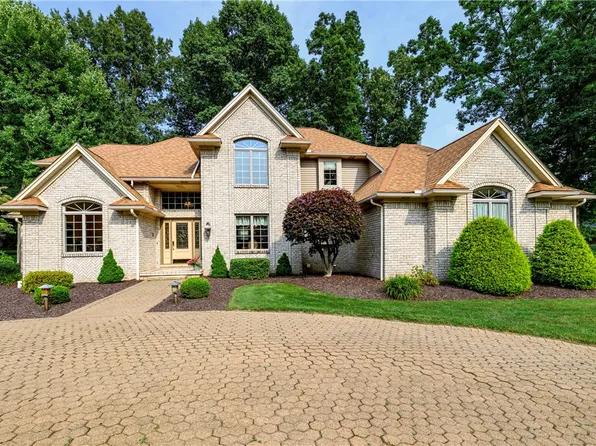 204 Stirling Dr, Butler, PA 16001