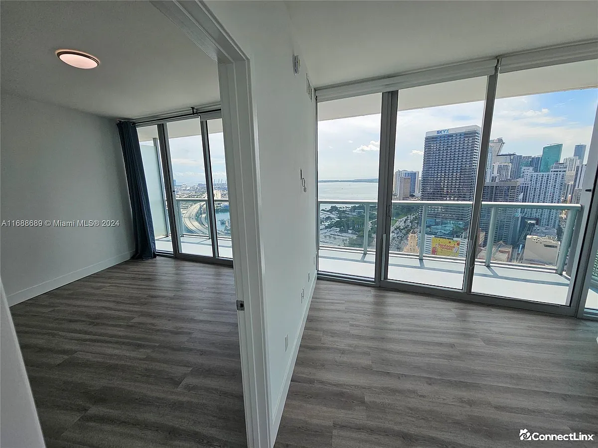 Building Photo - 888 Biscayne Blvd