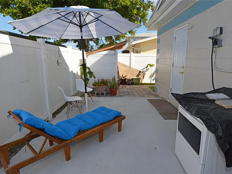 156 146th Ave E #B — Photo 44