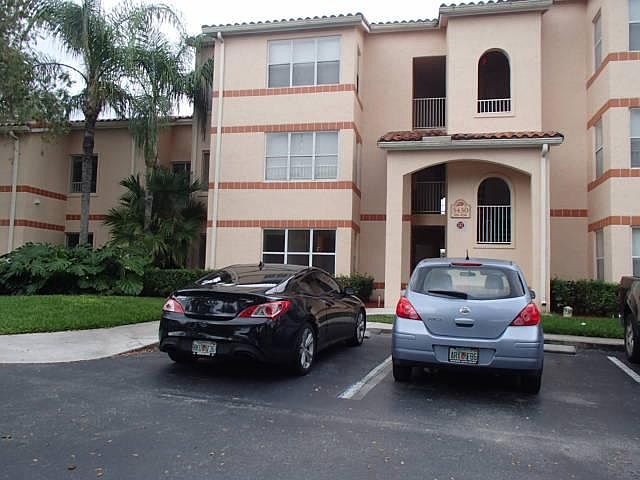 1st image of 3430 Pinewalk Dr N APT 621