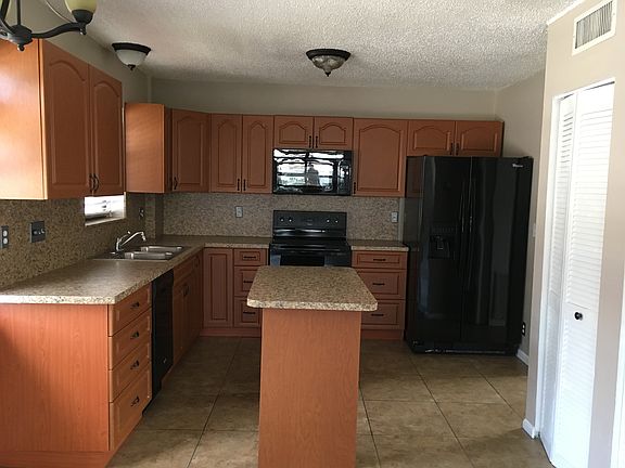 5th image of 513 S Ocean Dr APT B
