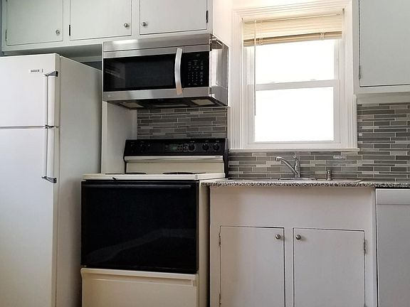 3rd image of 456 Capen Blvd