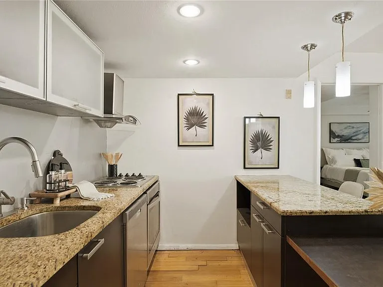 701 S Madison Ave #420 — Photo 14