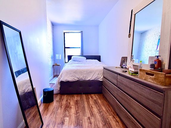 5th image of 112 Stanton St APT 4
