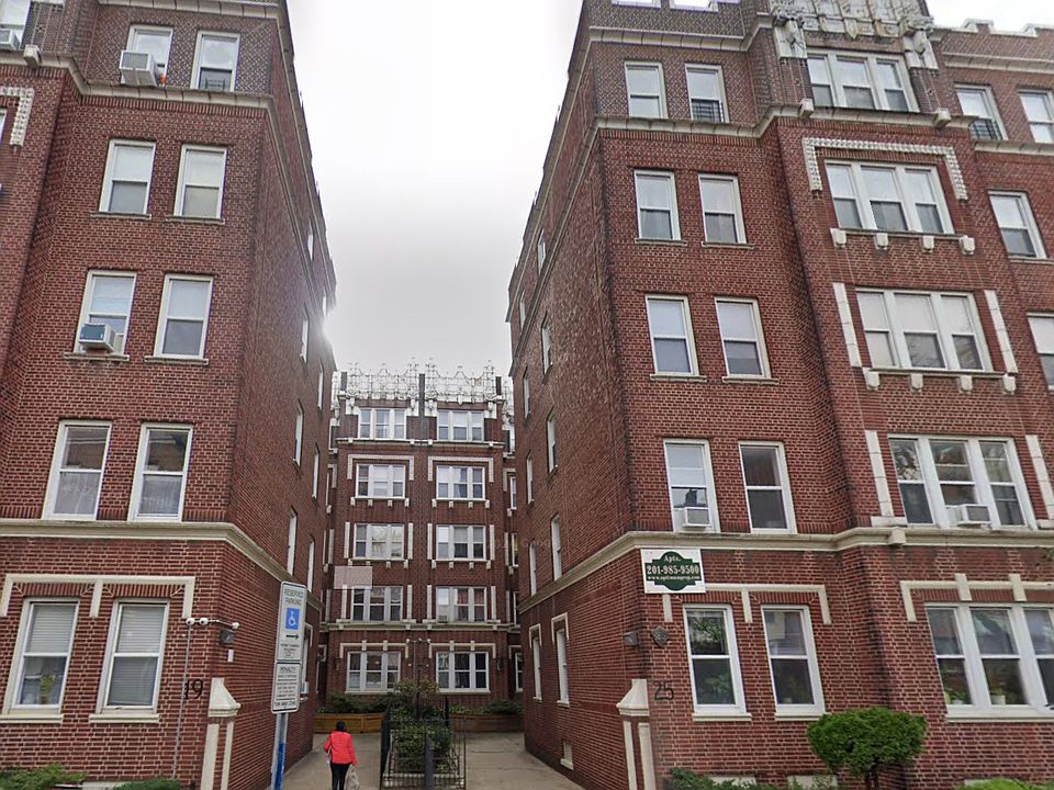 1st image of 19-21 Kensington Ave #200