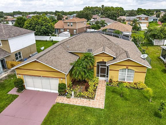 3rd image of 303 Alegriano Ct