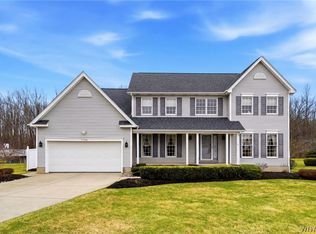 4580 Ridgeview Dr S, North Tonawanda, NY 14120