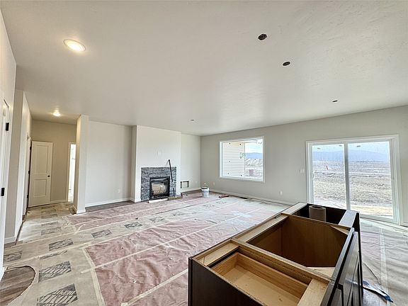 5th image of 812 Rivet Way