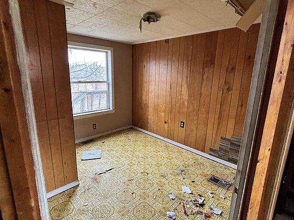 4th image of 17 Highland Avenue