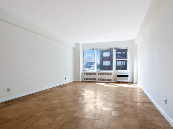 515 East 85th Street image 2 of 10