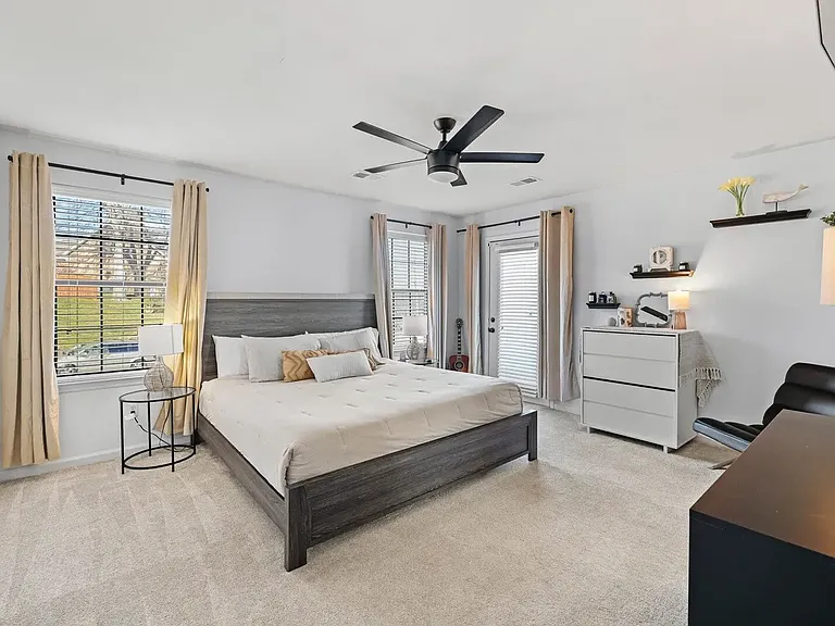 212 Deer Point — Photo 4