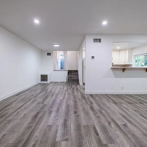 340 N Palm Dr #7 — Photo 5