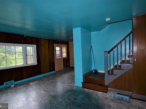2nd image of 4 Clayton Ct
