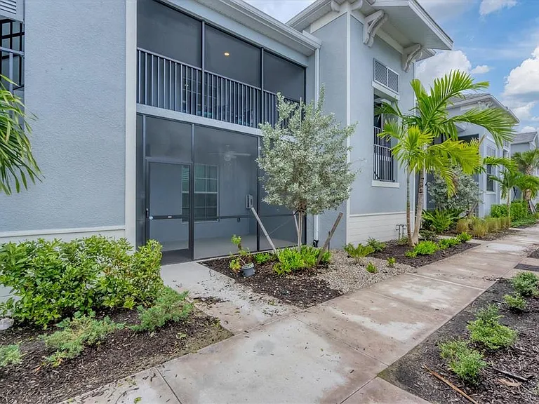 14224 Heirtage Landing Blvd #921 — Photo 2