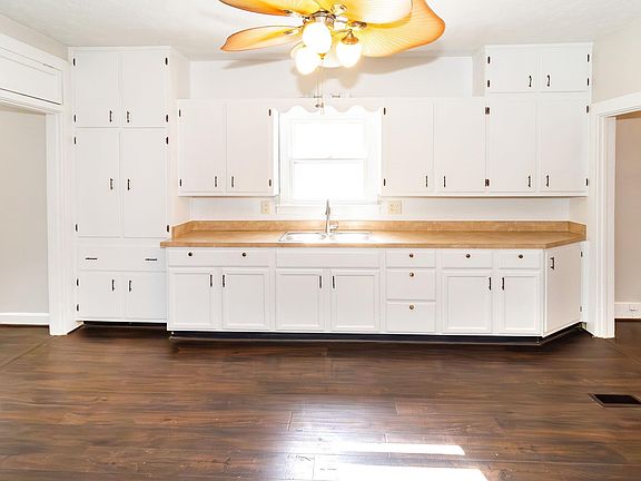 4th image of 1108 Allens Ln