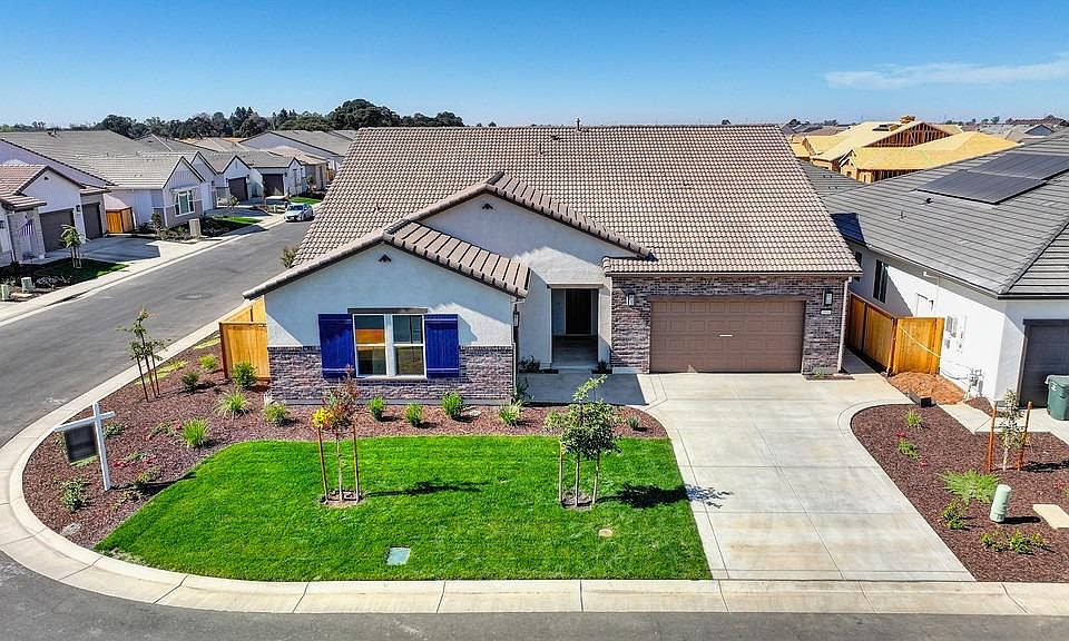1st image of 5090 Bluebell Ln