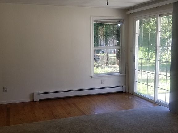 5th image of 2301 Trillium St SE
