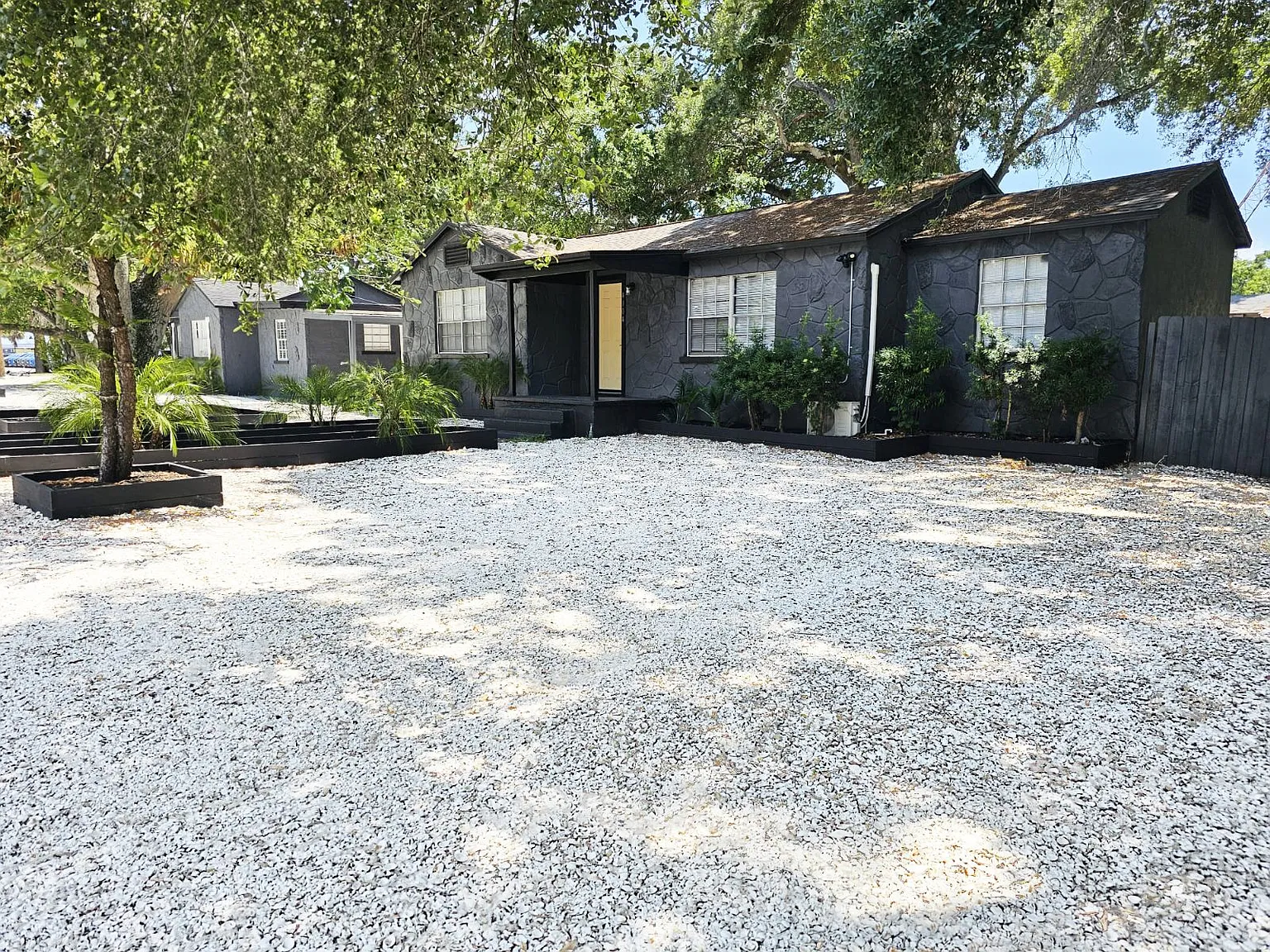 3 bed, 1013 sqft, $2,195 — Photo 2