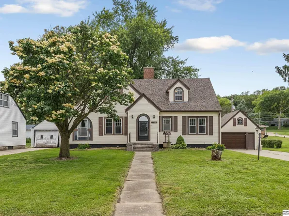 516 N 13th St, Tekamah, NE 68061