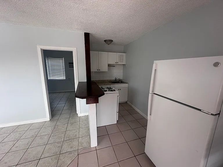 221 Condict Dr #7 — Photo 2