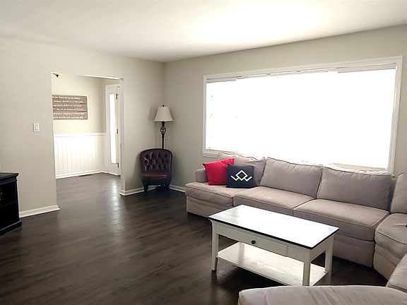 5th image of 9209 Goldspur Dr S