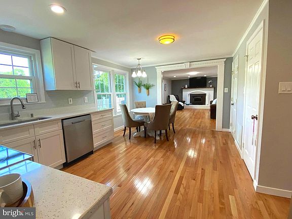 5th image of 15817 Buena Vista Dr