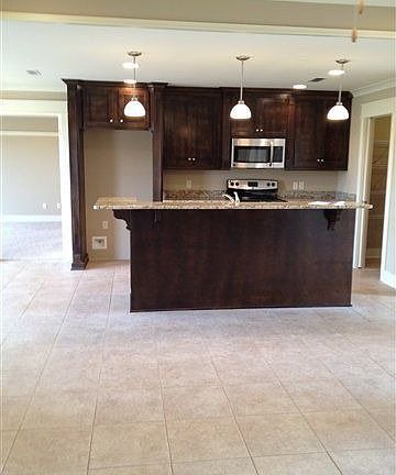 5th image of 122 Tumbleweed Dr