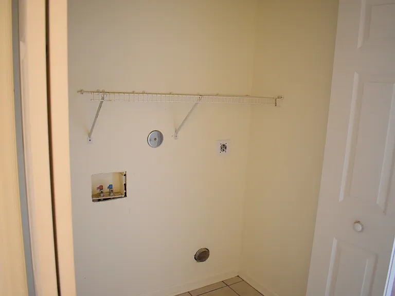 2500 Hawes Ct — Photo 21
