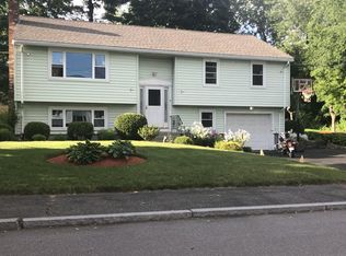 14 Phelps Rd, Framingham, MA 01702