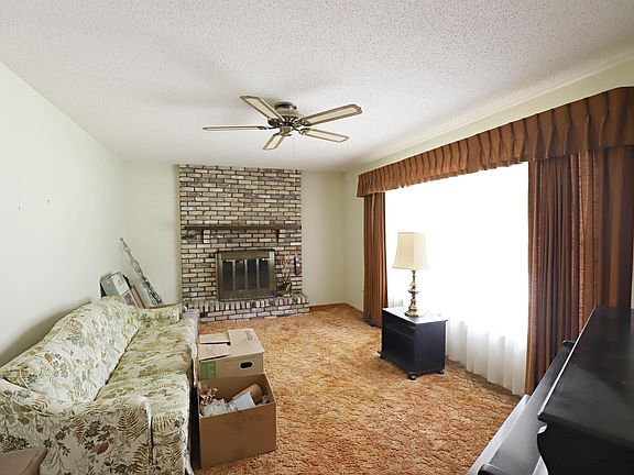 3rd image of 10011 Coldwater Rd