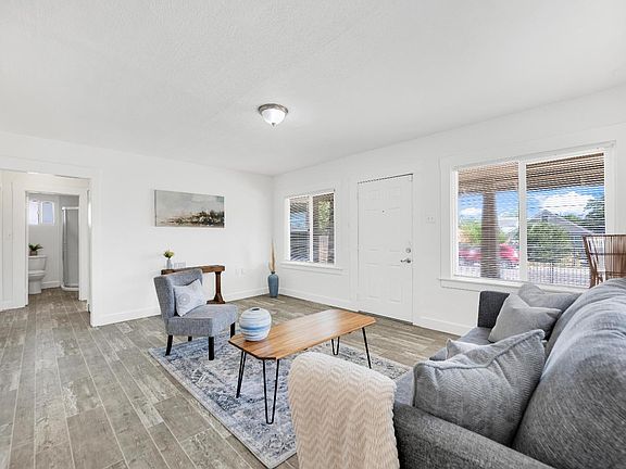 2nd image of 720 Lindsay Ave