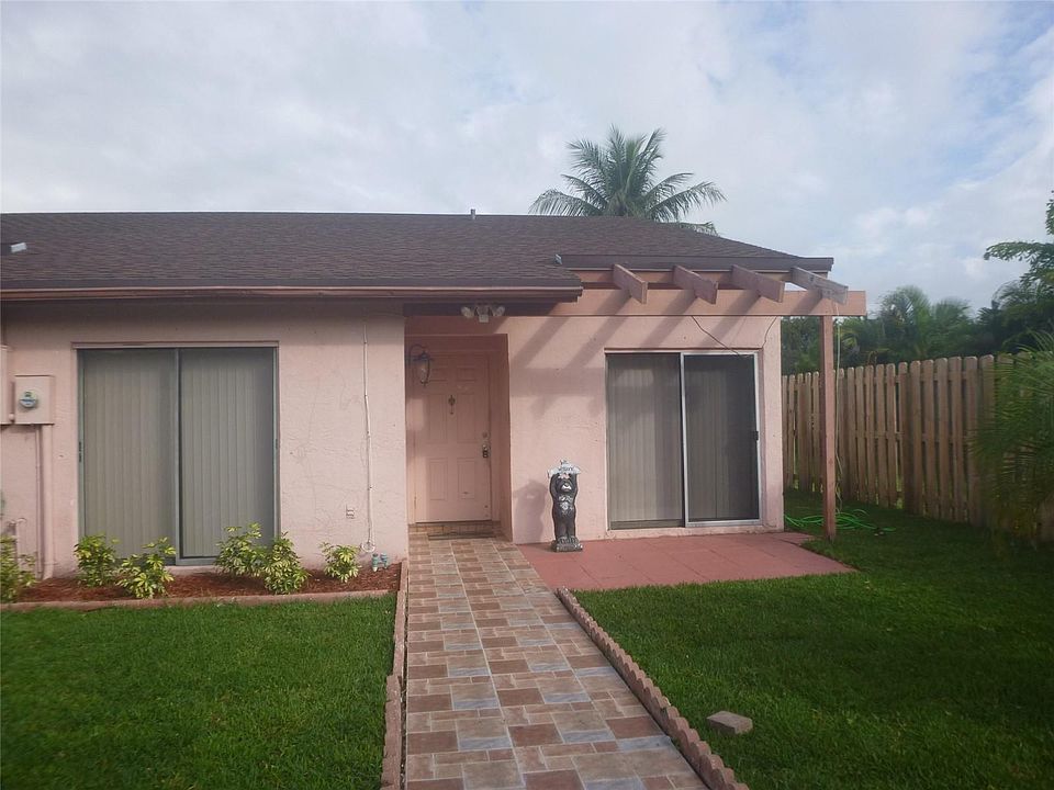 1st image of 931 NW 52nd St