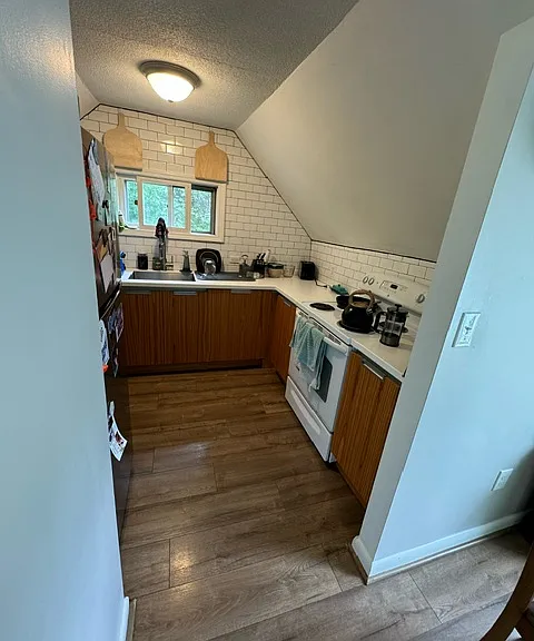 33 Roberts St #3 — Photo 14