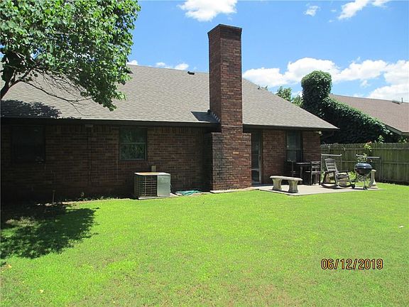 3rd image of 13213 Moccasin Ln