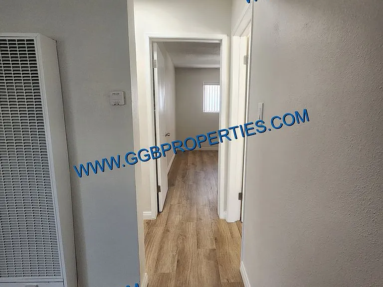 727-741 Orizaba Ave — Photo 13